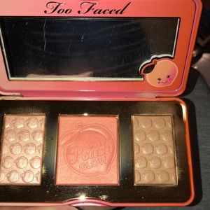 Sweet peach glow palette